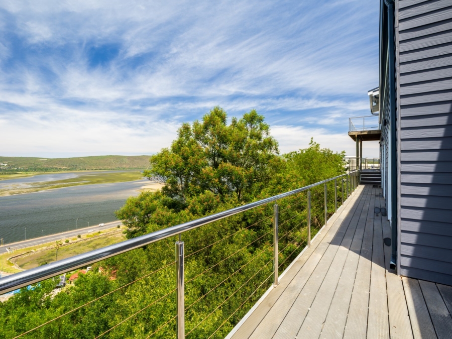5 Bedroom Property for Sale in Paradise Western Cape